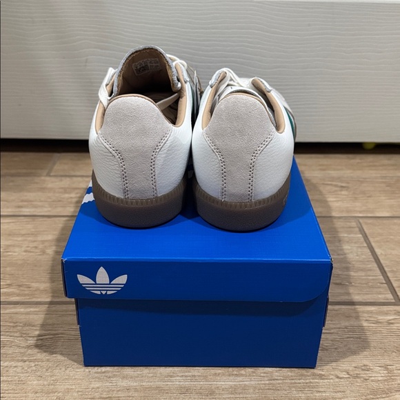 Adidas Originals Women BW Army Shoes (Size: 9) - Picture 4 of 5